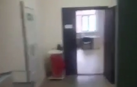 Сосед по палате снял на видео труп мужчины в палате и пустой коридор отделения