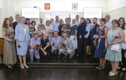Крымские медики-добровольцы, побывавшие на Донбассе, награждены медалями