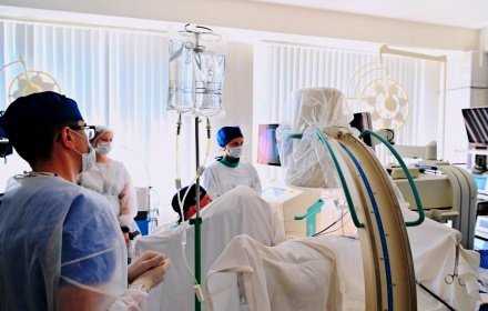 В отделении урологии севастопольской больницы № 9 проводят операции на новом оборудовании