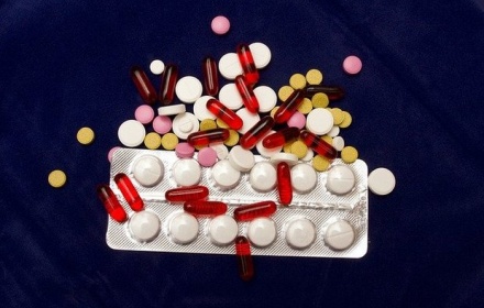 Президент поручил Минздраву сделать запасы лекарств