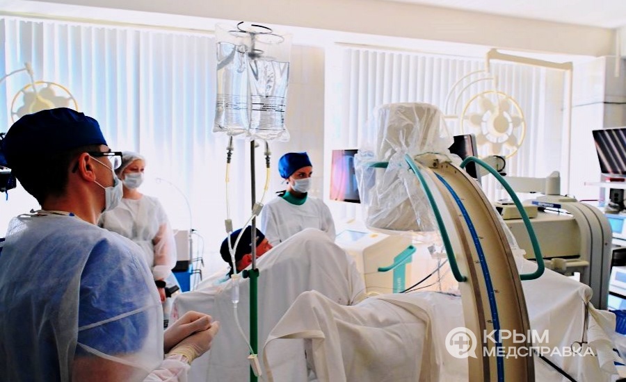 В отделении урологии севастопольской больницы № 9 проводят операции на новом оборудовании
