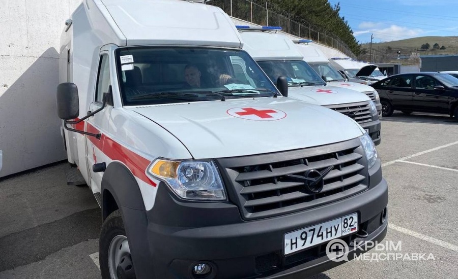 В Крым поступили 24 новых автомобиля скорой помощи марки УАЗ 128811