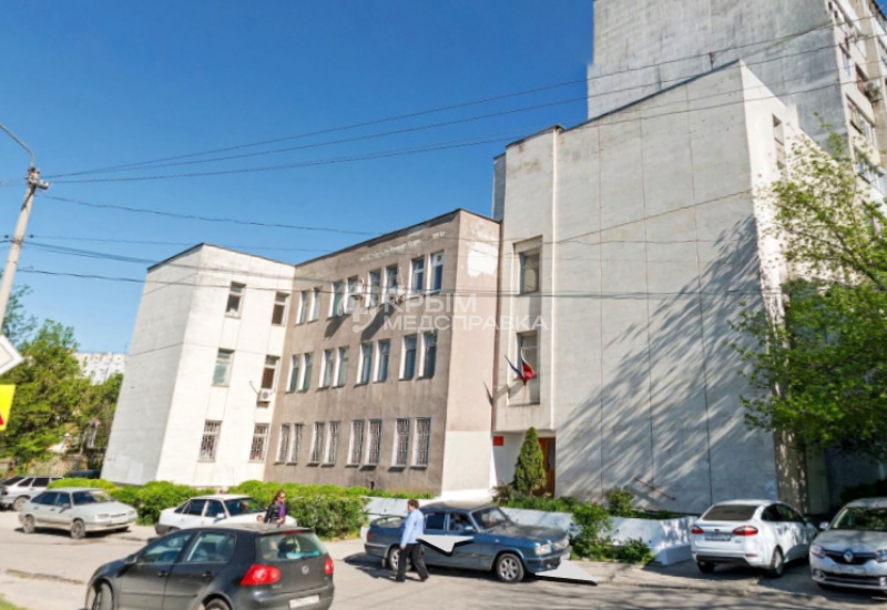 Здание женской консультации №1 в Симферополе на улице Полевой
